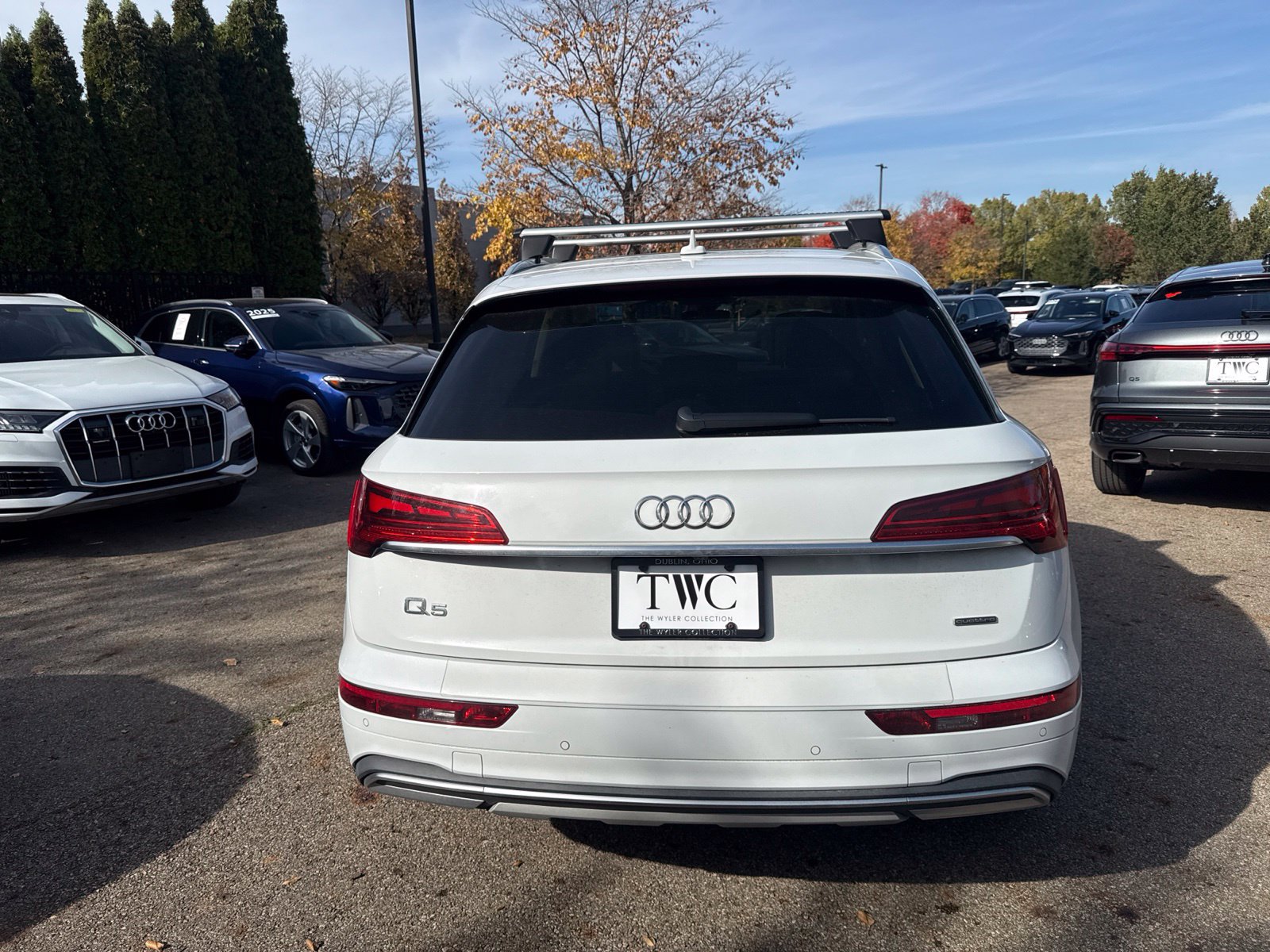 Used 2021 Audi Q5 Premium w/ Premium Plus Package AWD/4WD image 4