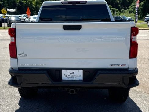 Used 2022 Chevrolet Silverado 1500 ZR2 w/ Technology Package image 4