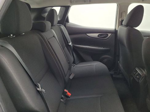 Used 2019 Nissan Rogue Sport S image 19