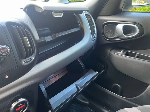 Used 2015 FIAT 500L Easy FWD image 34