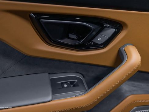 New 2025 Lamborghini Urus SE image 36