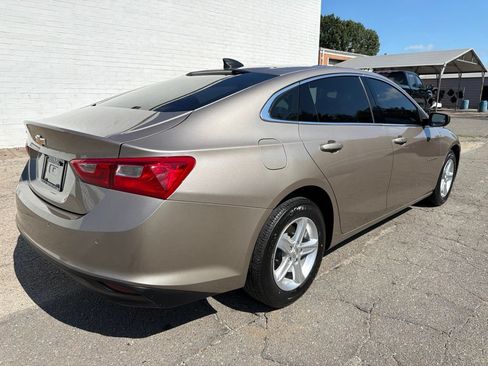 Used 2025 Chevrolet Malibu LS FWD image 2