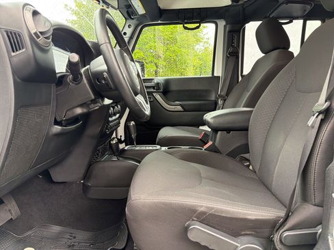 Used 2017 Jeep Wrangler Unlimited Sport w/ Quick Order Package 24S AWD/4WD image 5