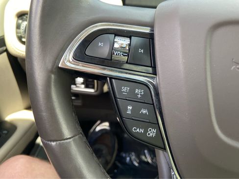 Used 2023 Lincoln Nautilus Reserve w/ Equipment Group 202A AWD/4WD image 26