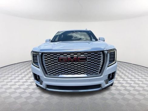 Used 2023 GMC Yukon XL Denali AWD/4WD image 2