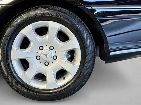 Used 2006 Mercedes-Benz C 350 Sedan image 28