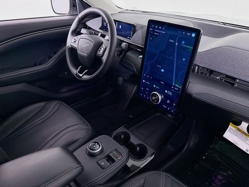 Used 2022 Ford Mustang Mach-E Premium image 16