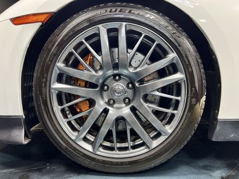 Used 2017 Nissan GT-R Premium image 35