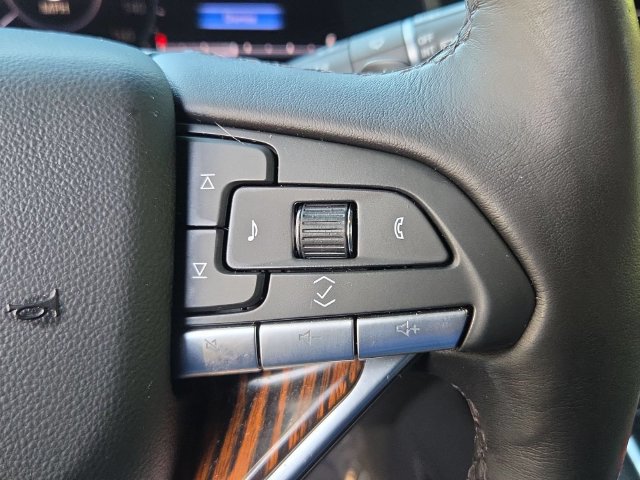 Used 2023 Cadillac Escalade Premium Luxury w/ LPO, Illumination Package AWD/4WD image 13
