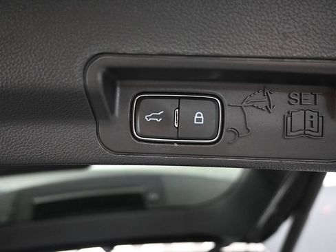 Used 2020 Ford Explorer Platinum w/ Premium Technology Package AWD/4WD image 14