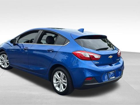 Used 2019 Chevrolet Cruze LT w/ Sun And Sound Package FWD image 5