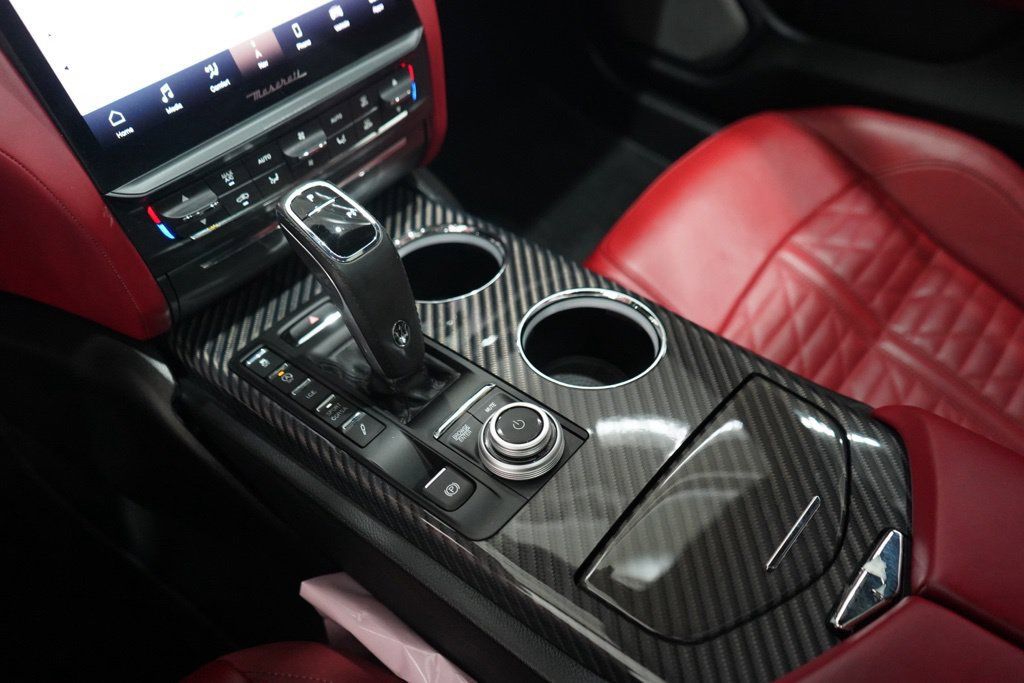 Used 2022 Maserati Quattroporte Trofeo RWD image 32