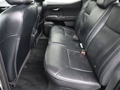 Used 2020 Toyota Tacoma TRD Sport w/ TRD Premium Sport Package image 21