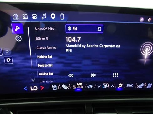 Used 2025 Chevrolet Equinox EV RS w/ Convenience Package II AWD/4WD image 13