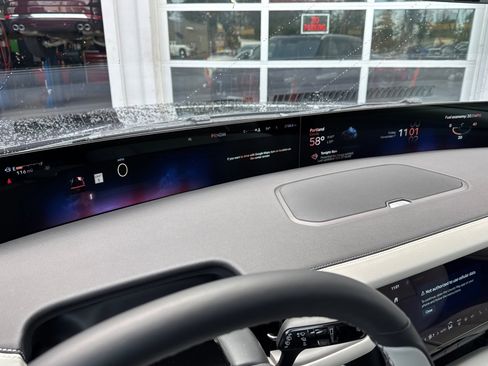 Certified 2025 Lincoln Navigator Reserve image 25