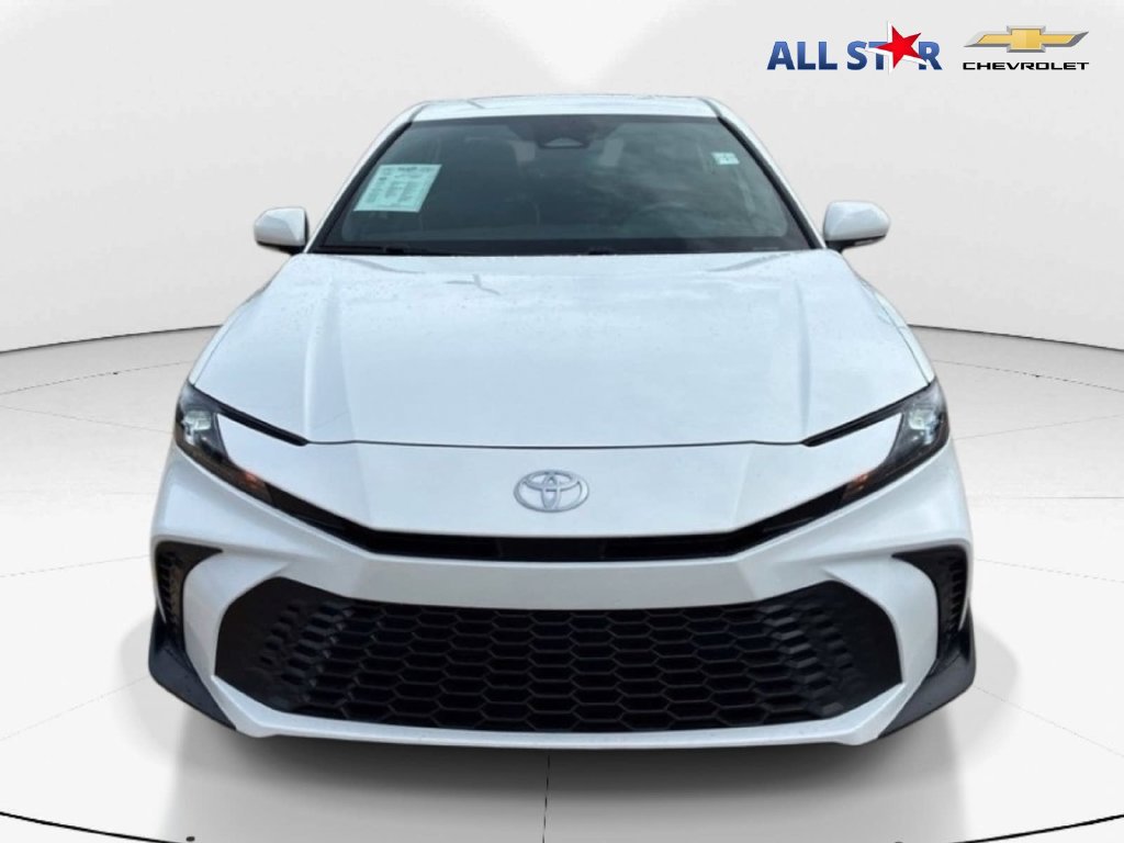 Used 2025 Toyota Camry SE w/ Convenience Package FWD image 2