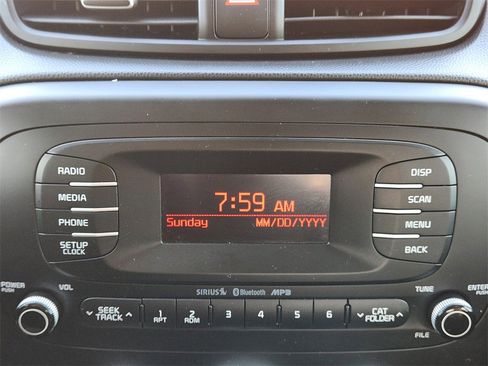 Used 2016 Kia Soul Base image 18