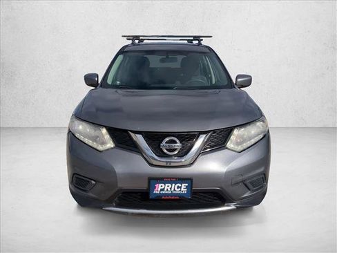 Used 2016 Nissan Rogue S image 2