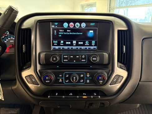 Used 2019 Chevrolet Silverado 1500 LT w/ All Star Edition image 26