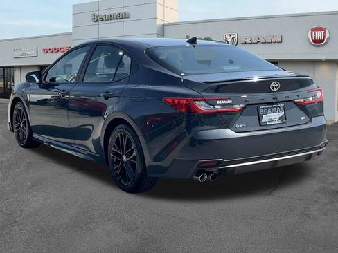 Used 2025 Toyota Camry SE FWD image 5