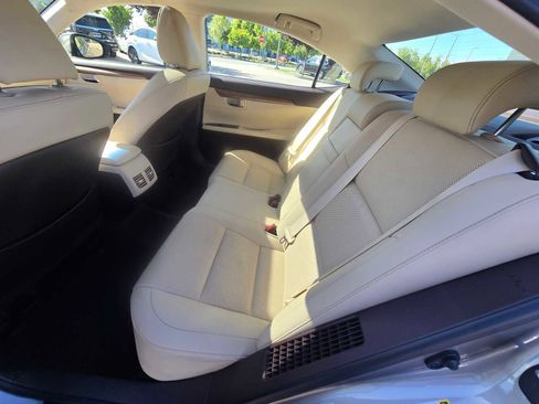 Used 2016 Lexus ES 300h w/ Navigation System Package FWD image 17