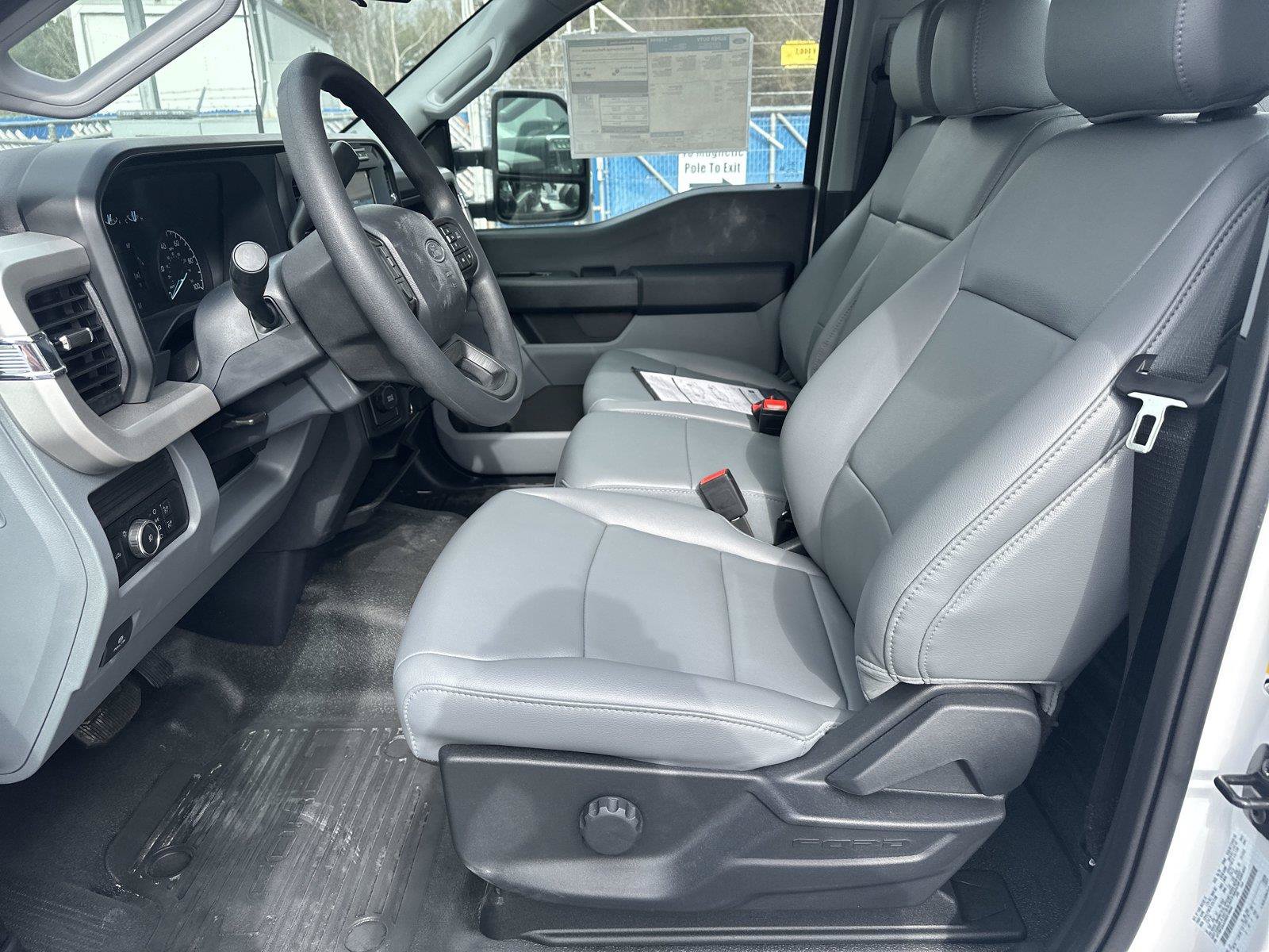 New 2024 Ford F250 XL w/ XL Chrome Package RWD image 9