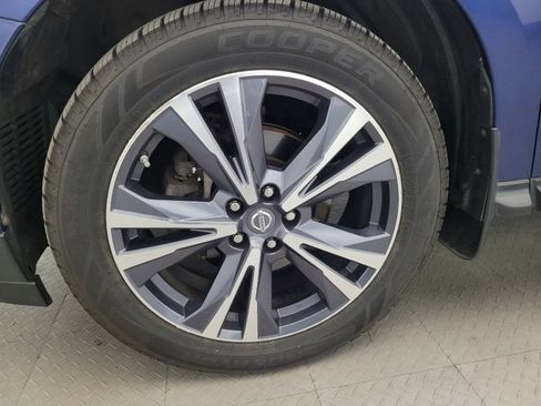 Used 2017 Nissan Pathfinder Platinum AWD/4WD image 31