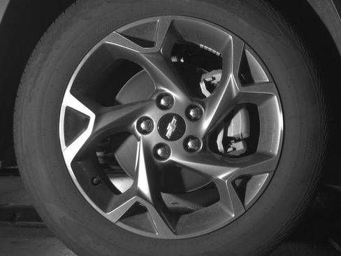 Used 2025 Chevrolet Trax LT w/ LT Convenience Package image 13