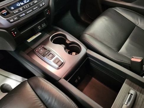 Used 2022 Honda Pilot Special Edition image 16