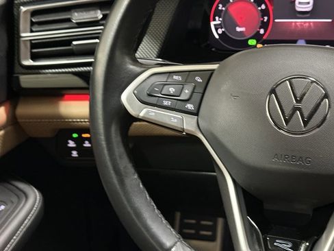 Certified 2024 Volkswagen Atlas Cross Sport SEL R-Line image 30