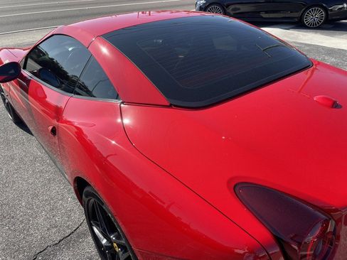 Used 2017 Ferrari California T image 26
