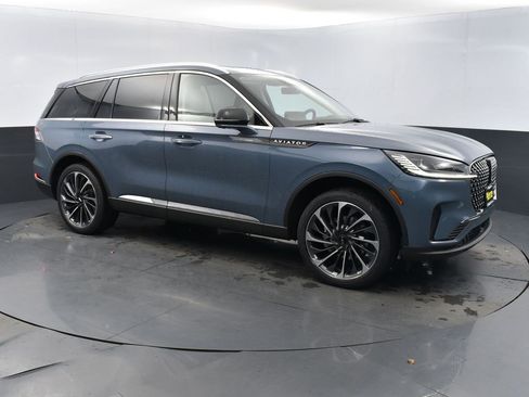 New 2026 Lincoln Aviator Reserve w/ Luxury Package image 3