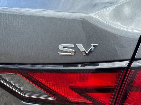 Certified 2024 Nissan Sentra SV FWD image 7