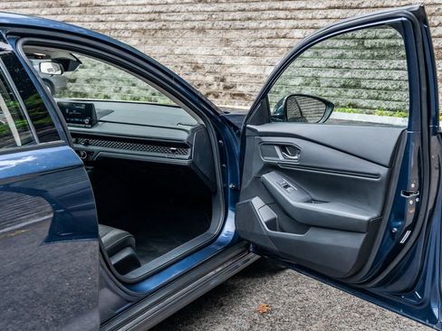 Used 2023 Honda Accord EX image 17