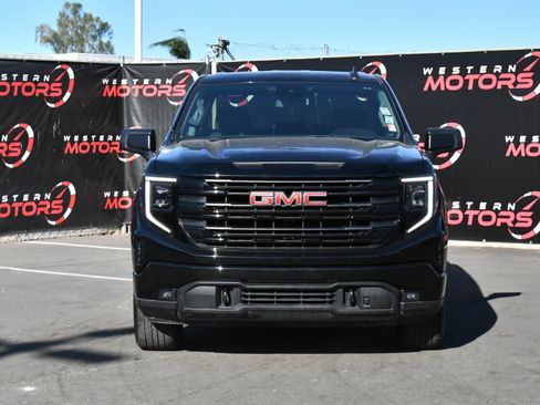 Used 2023 GMC Sierra 1500 Elevation image 2