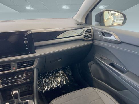 New 2026 Volkswagen Taos SE image 28