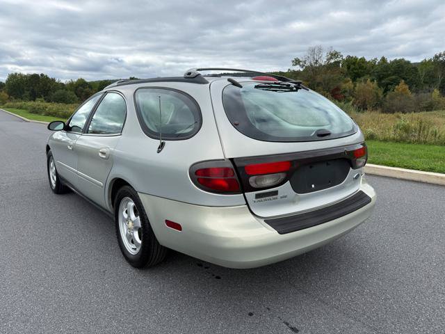 Used 2005 Ford Taurus SE FWD image 6