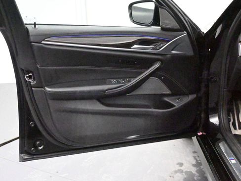 Used 2018 BMW 540i xDrive image 12