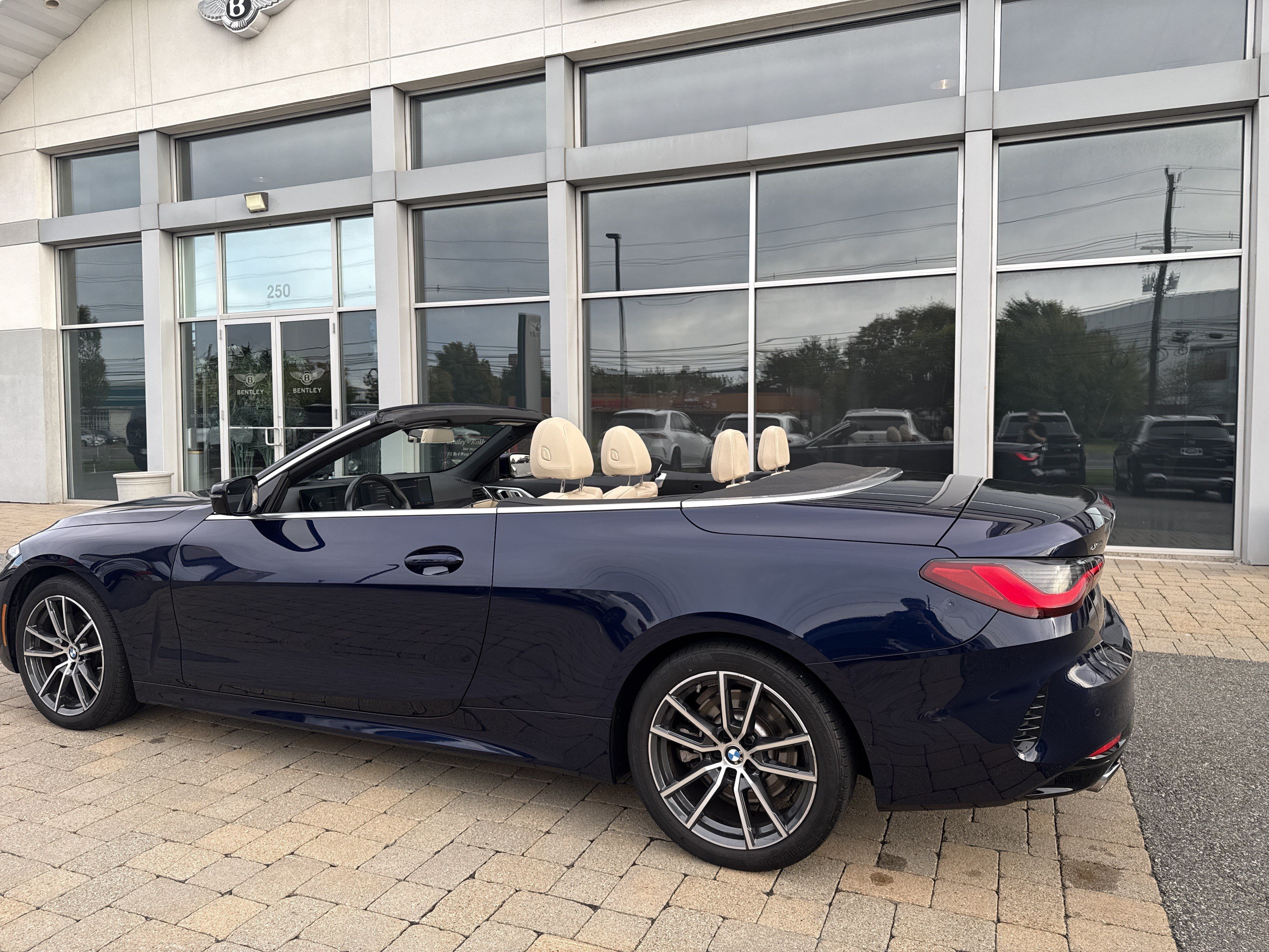Used 2024 BMW 430i xDrive Convertible w/ Premium Package AWD/4WD image 32