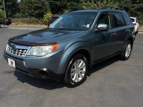 Used 2013 Subaru Forester 2.5X Premium w/ All-Weather Pkg AWD/4WD image 3