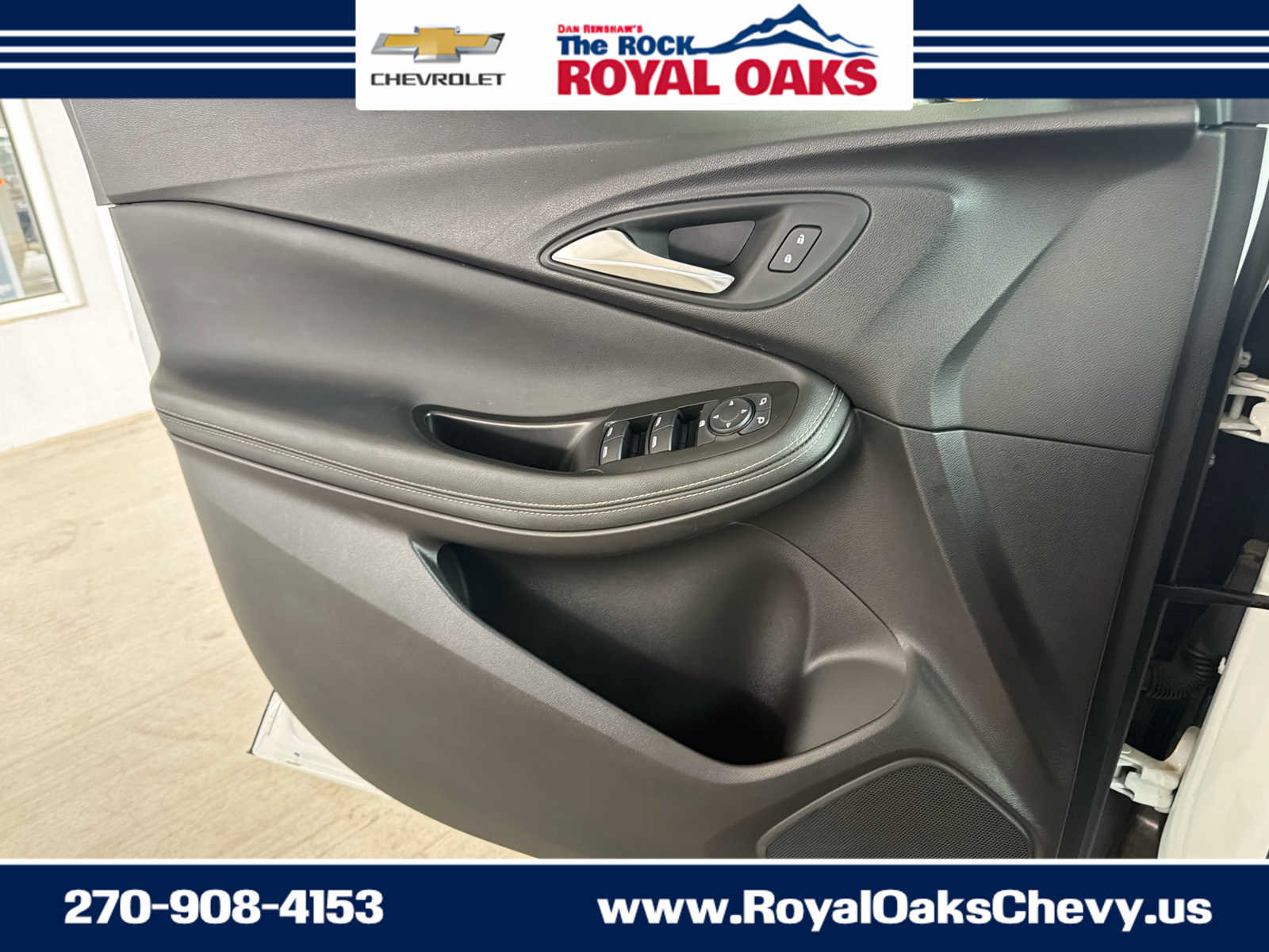 Used 2024 Buick Encore GX Sport Touring FWD image 23