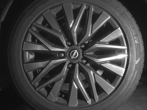 Used 2025 Nissan Altima 2.5 SV FWD image 14