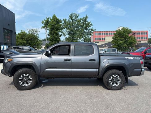 Used 2020 Toyota Tacoma TRD Off-Road AWD/4WD image 6