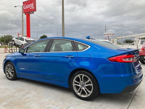 Used 2019 Ford Fusion Titanium FWD image 4