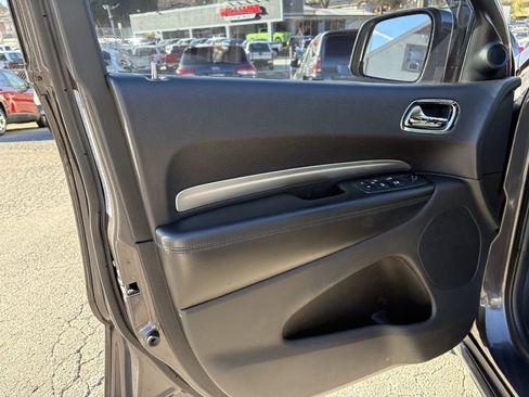 Used 2018 Dodge Durango SXT w/ 3rd Row Seating Group image 10
