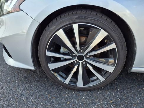 Used 2019 Nissan Altima 2.5 Platinum FWD image 25