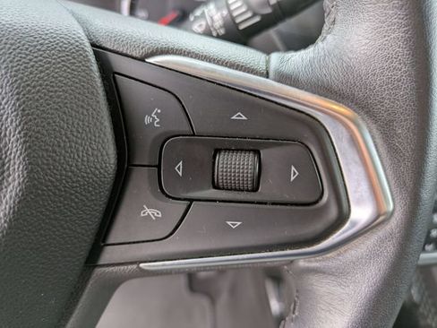 Used 2021 Chevrolet TrailBlazer LT w/ Premium Seating Package FWD image 10