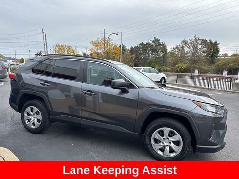 Used 2020 Toyota RAV4 LE image 7