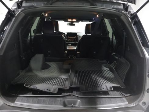 Used 2024 Nissan Pathfinder Rock Creek AWD/4WD image 4