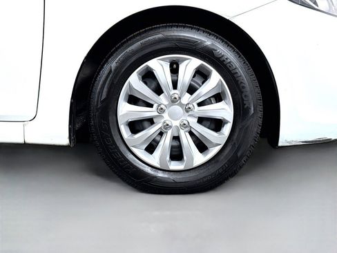 Used 2014 Hyundai Accent GS image 32